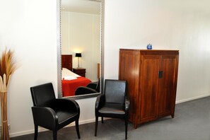 Unclassified image, 3 of 9, button - Hotel Doppenberg (Zandvoort)