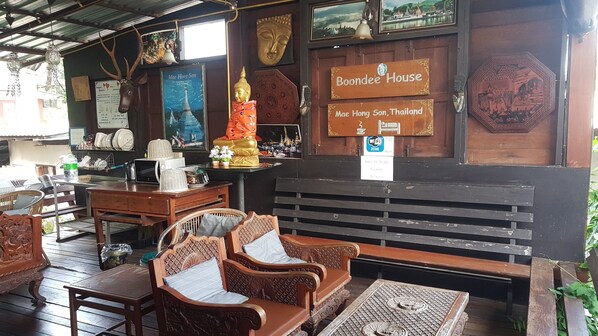 Living area - Boondee House (Mae Hong Son)