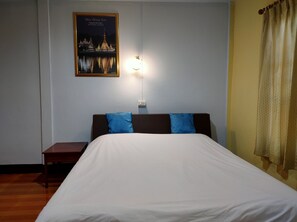 Standard Air Conditioned Room | Free WiFi - Boondee House (Mae Hong Son)