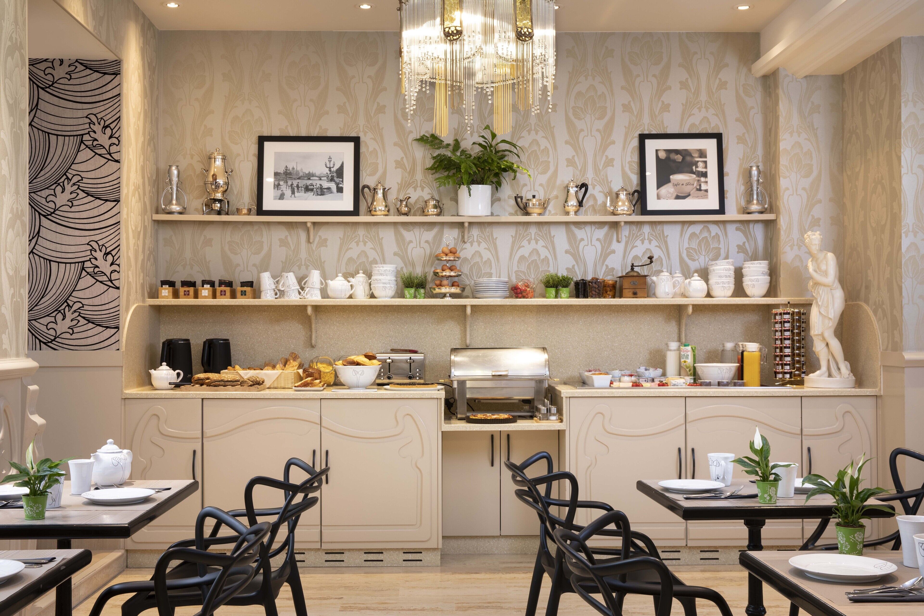 daily continental breakfast (eur 14 per person)