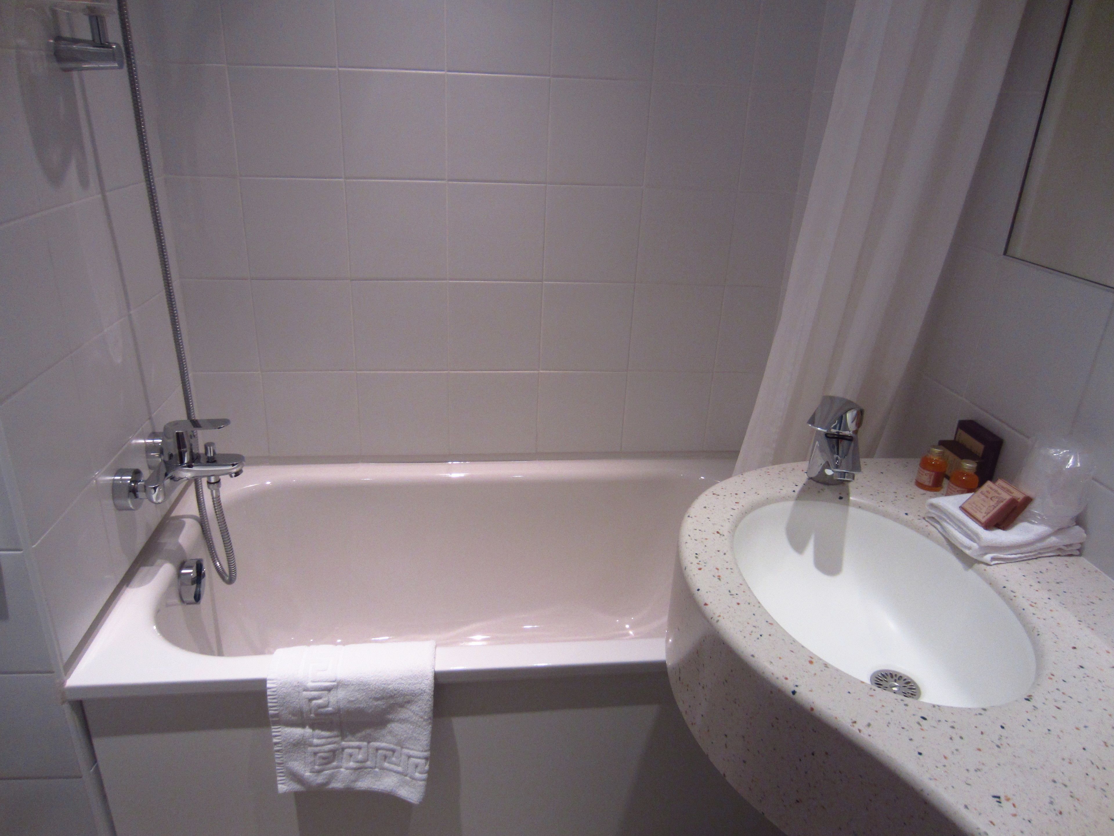 classic twin room | bathroom | free toiletries, hair dryer, towels
