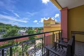 Terrace/patio - Anchanlina Hotel (Chalong)