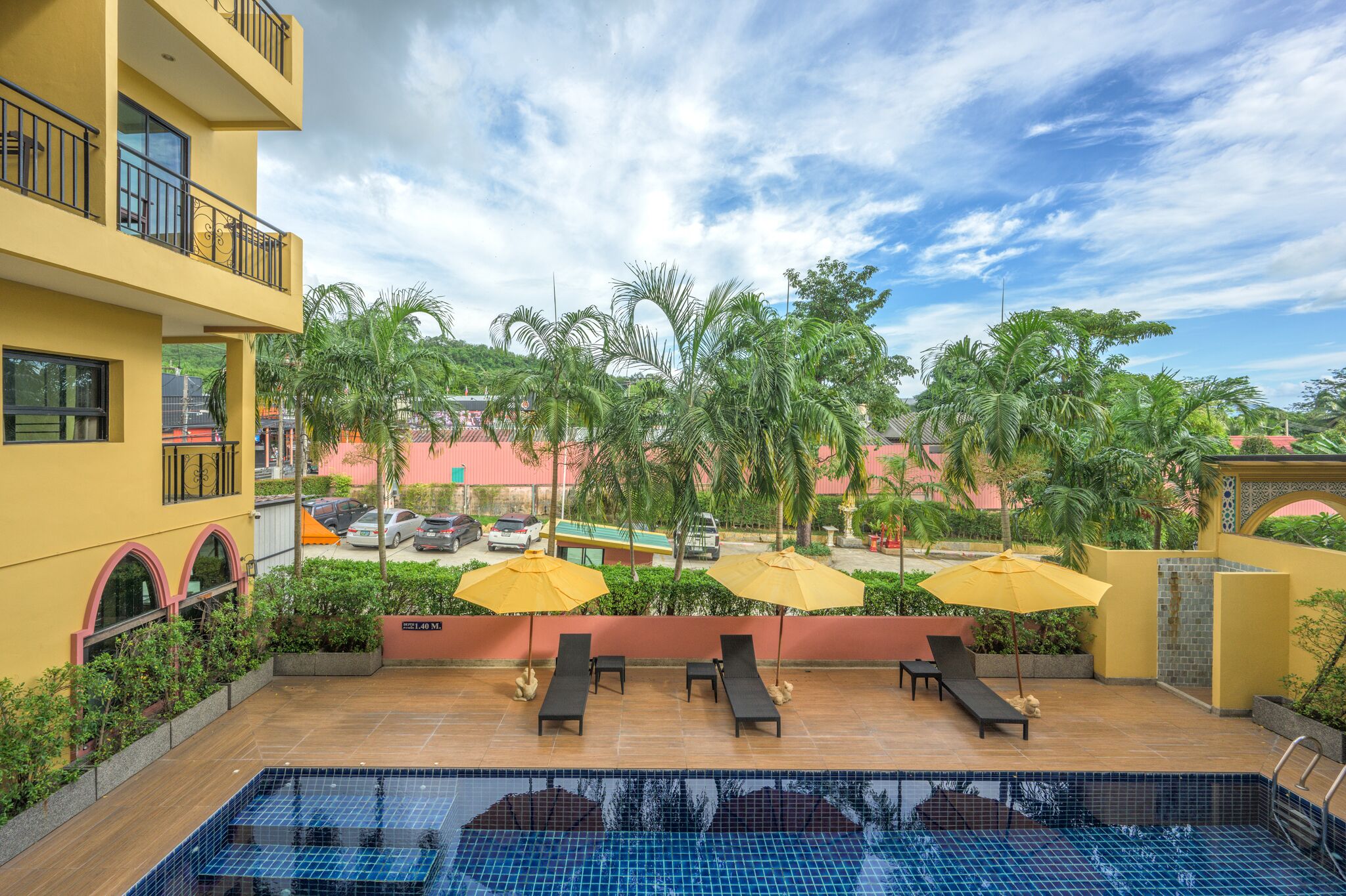 standard room (double bed or twin bed) | in-room safe, desk, blackout curtains, free wifi