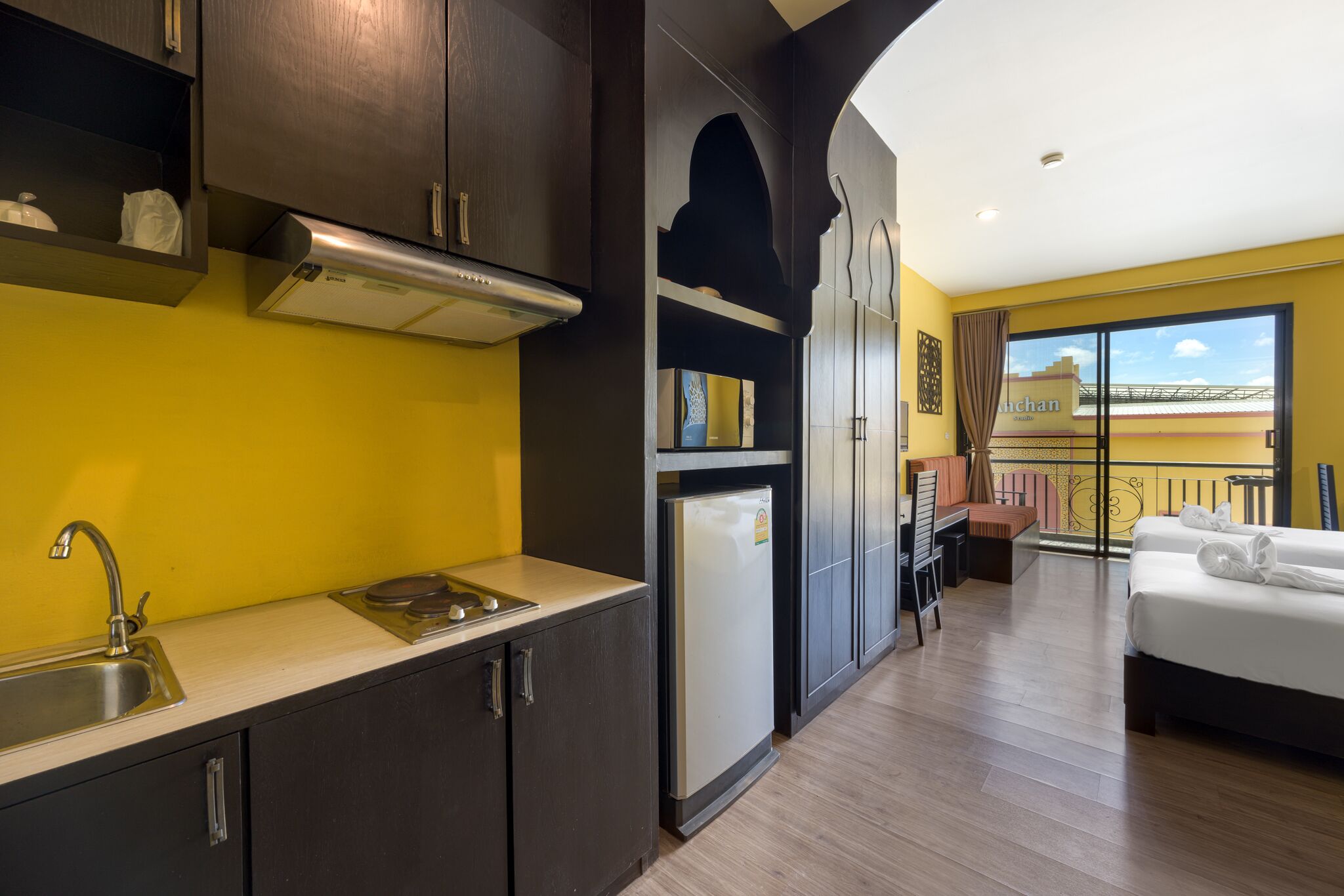 deluxe room (double bed or twin bed) | in-room safe, desk, blackout curtains, free wifi