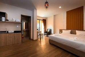 Superior Room (Double bed only) | In-room safe, desk, blackout drapes, free WiFi - Anchanlina Hotel (Chalong)