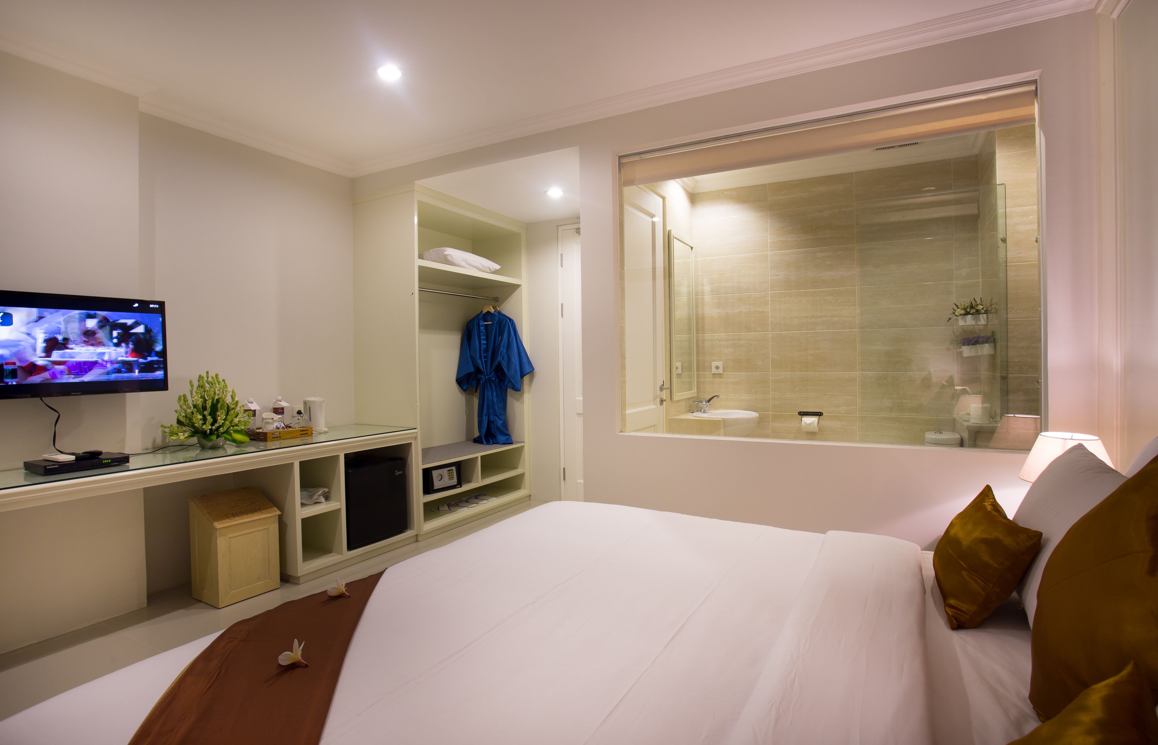 1 bedroom, minibar, in-room safe, desk