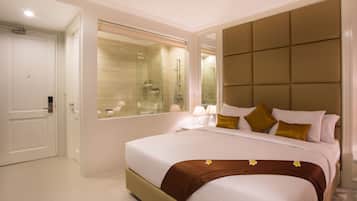 Superior Double Room | Minibar, in-room safe, desk, blackout curtains