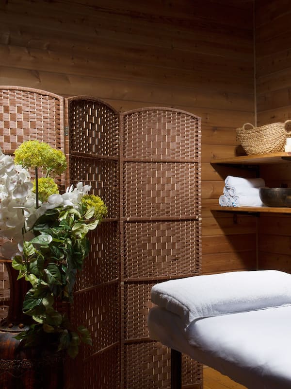 Deep-tissue massages, Thai massages, reflexology