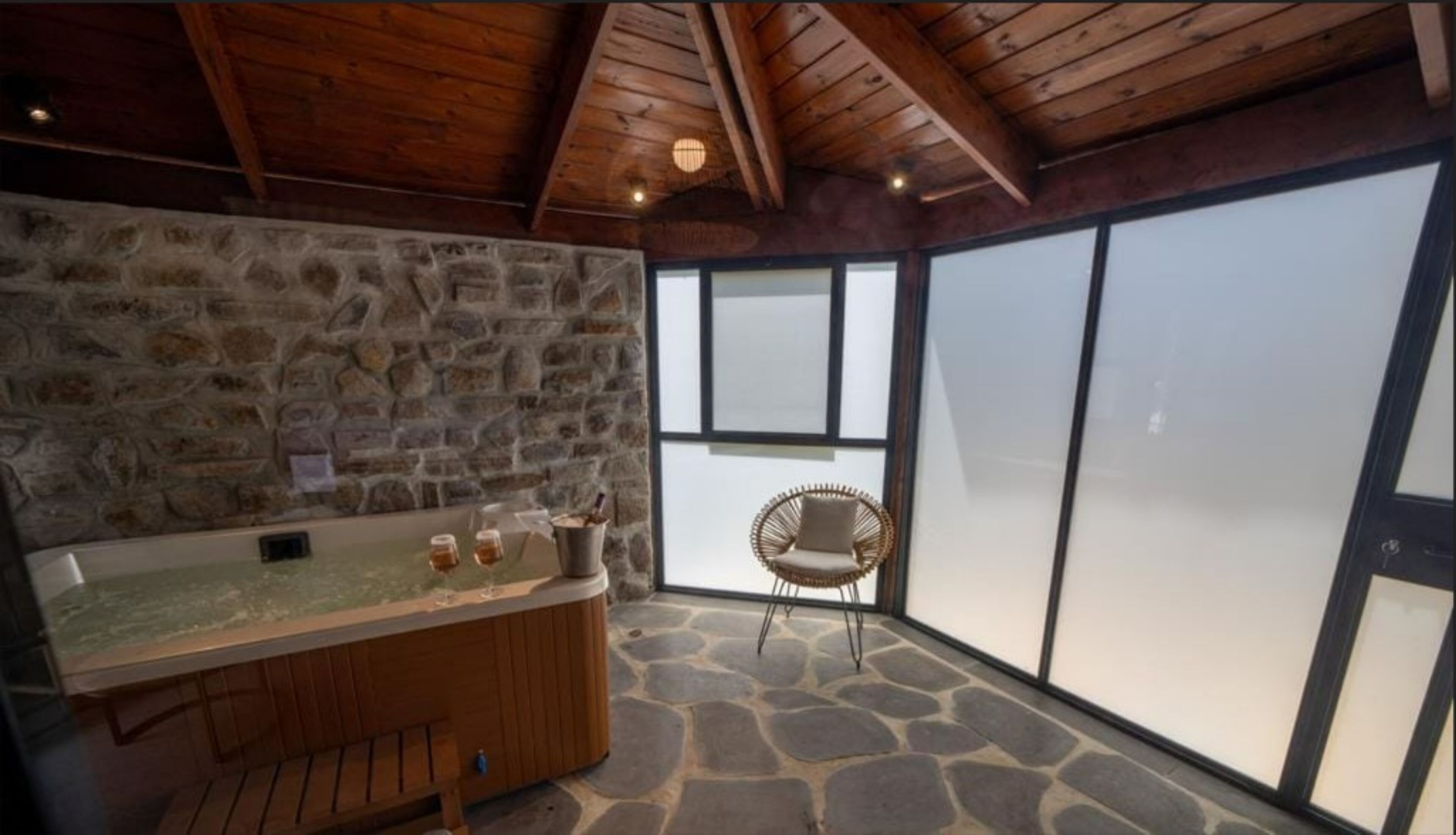 Premium Double Room | Living area | Flat-screen TV