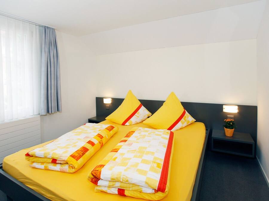 Habitación triple, baño privado | Escritorio, cortinas opacas, sistema de insonorización y cunas gratuitas