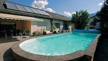 Piscine extérieure (ouverte en saison)