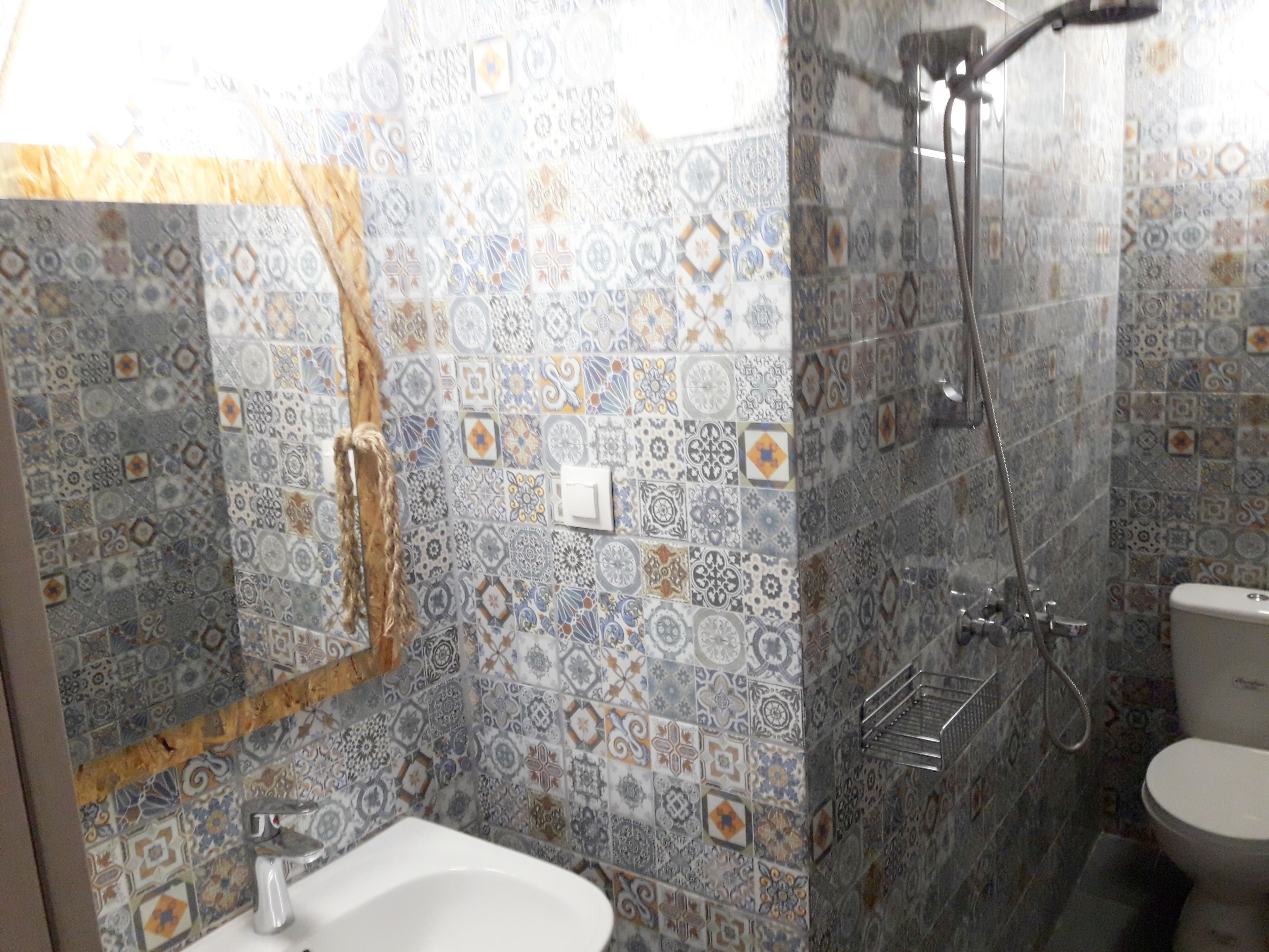 Ducha, secador de pelo, toallas