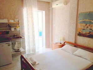 标准开间, 部分海景 | 免费婴儿床、免费 WiFi、床单