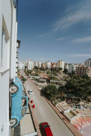 Front of property - Beetle House Coffee Hotel (Konyaalti)