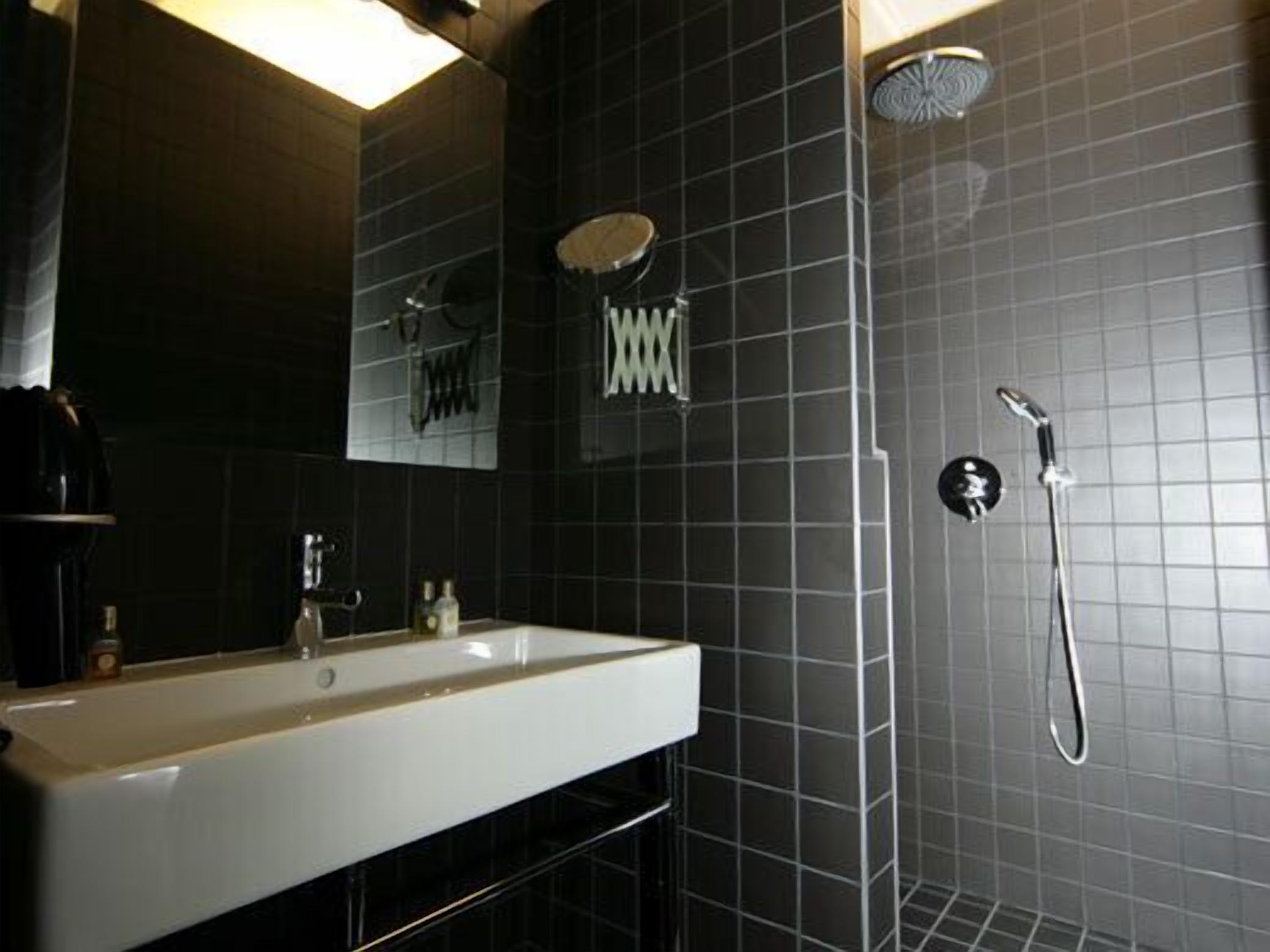 apartment, 1 bedroom (vincent) | bathroom | shower, free toiletries, hair dryer, towels