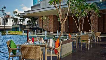 Breakfast and lunch served, Asian cuisine