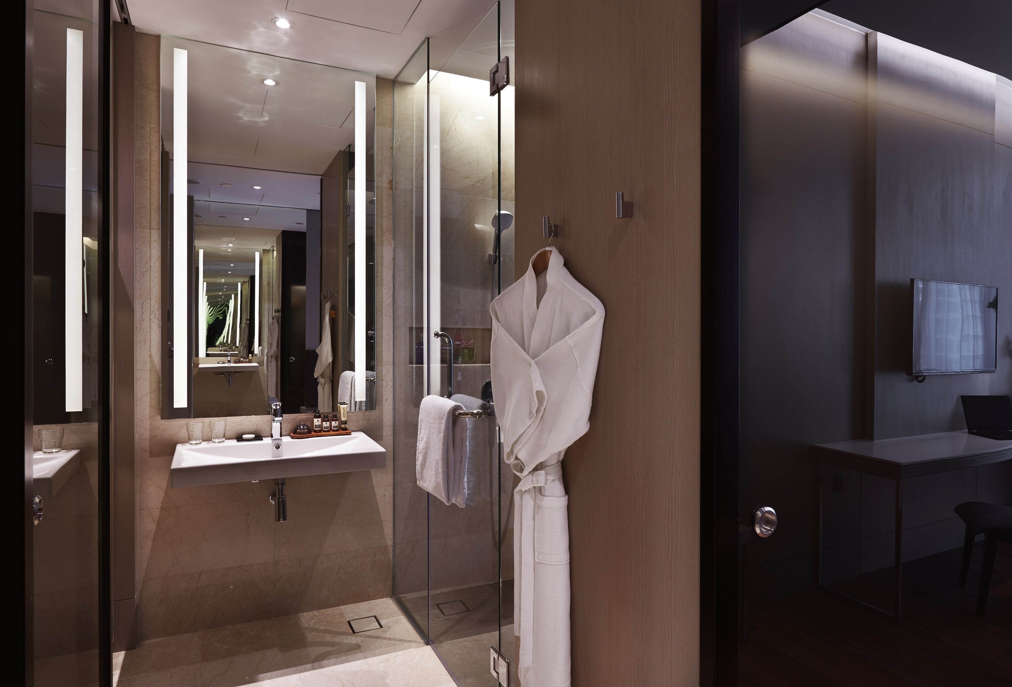 shower, free toiletries, hair dryer, bidet