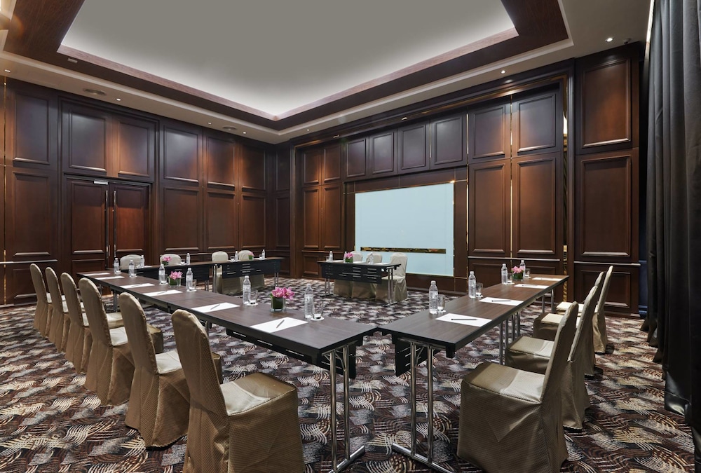 VE Hotel & Residence by null