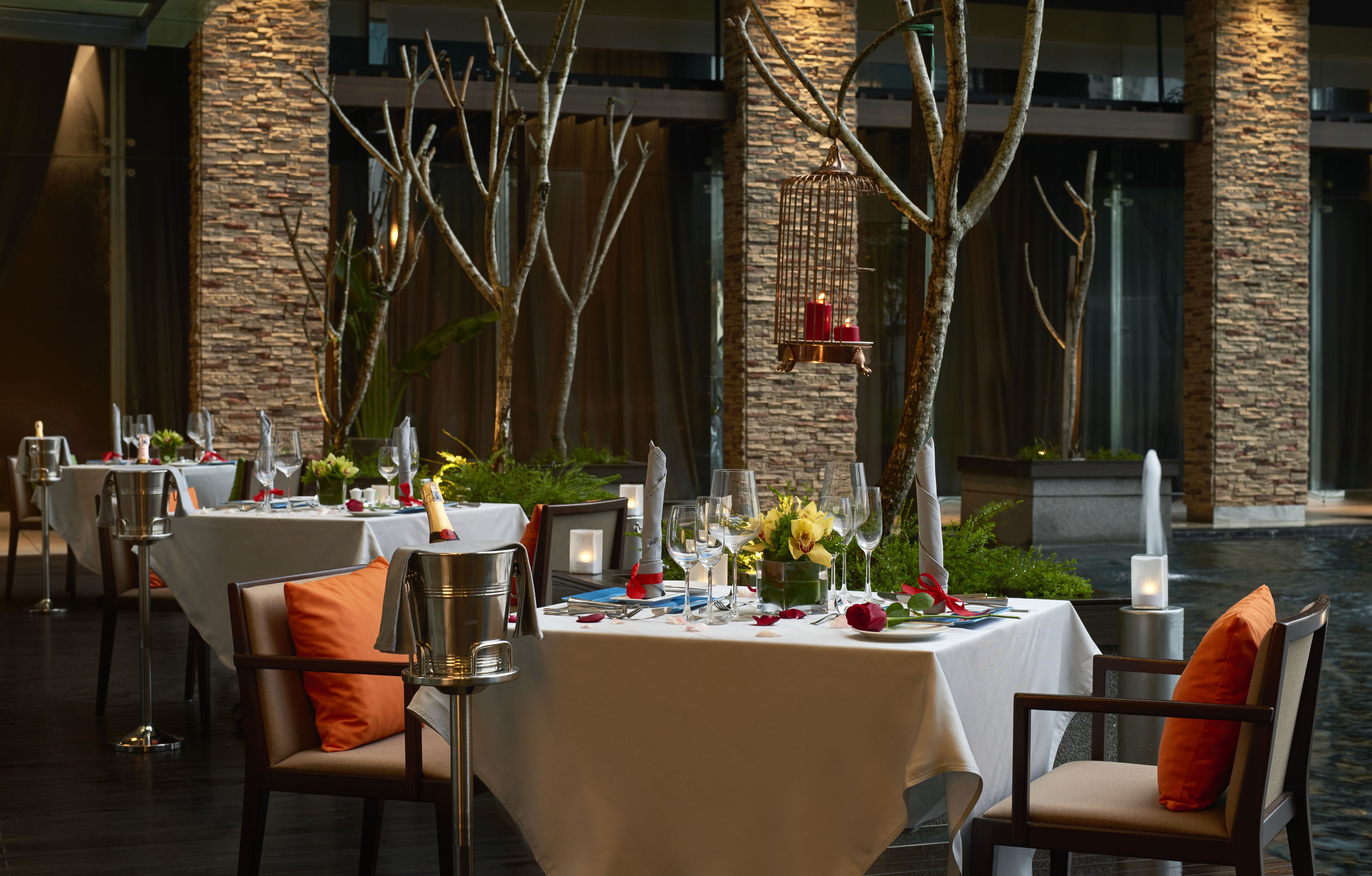 breakfast and lunch served, asian cuisine