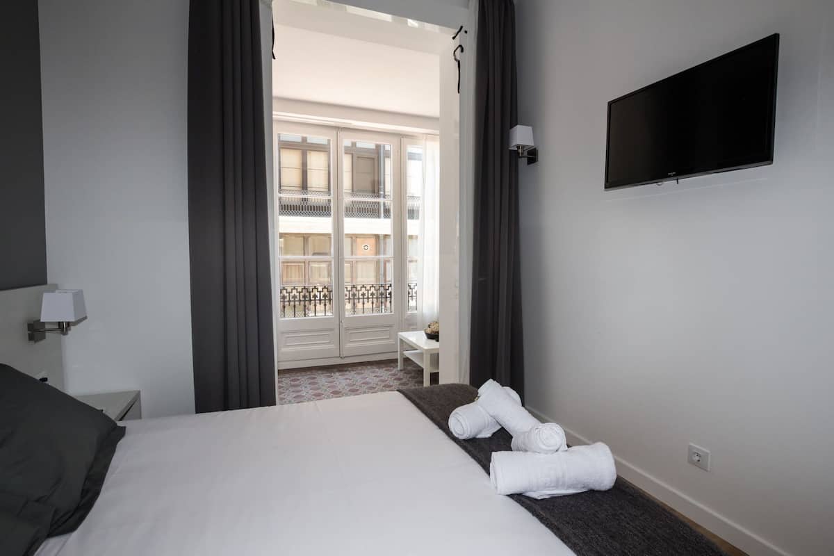 Superior Double Room (Gallery) | In-room safe, blackout drapes, soundproofing, free WiFi