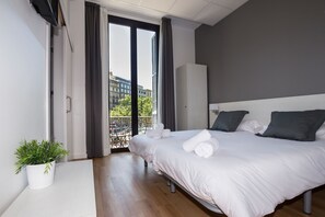 Zimmersafe, Verdunkelungsvorhänge, schallisolierte Zimmer