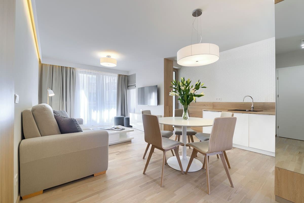Standard Apartment | Ruang tamu | TV 