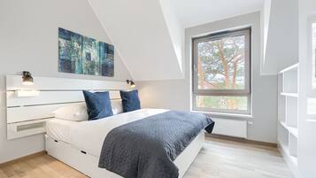 Apartment, 1 Bedroom | Premium bedding, iron/ironing board, free WiFi, bed sheets