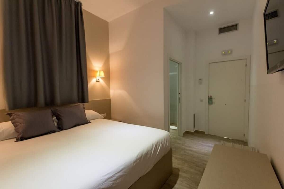 In-room safe, blackout curtains, soundproofing, cots/infant beds