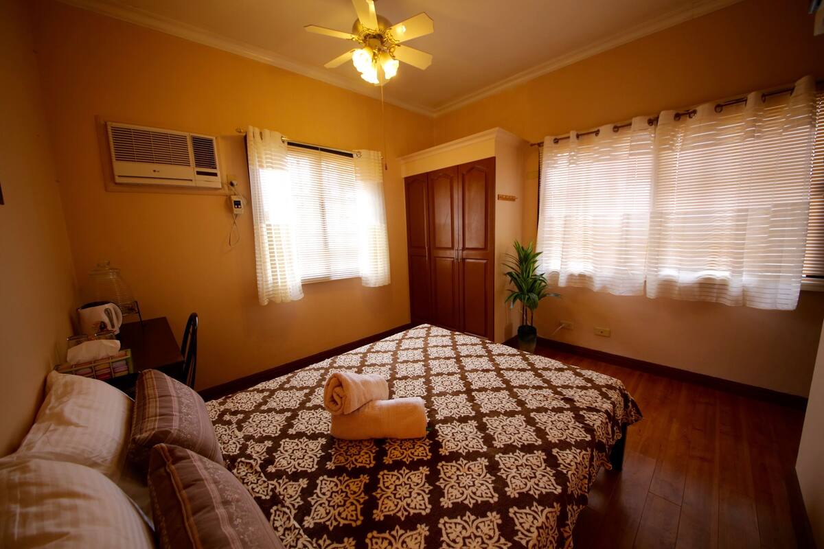 Camera Standard, 1 camera da letto, bagno privato | Una cassaforte in camera, una scrivania, Wi-Fi gratuito