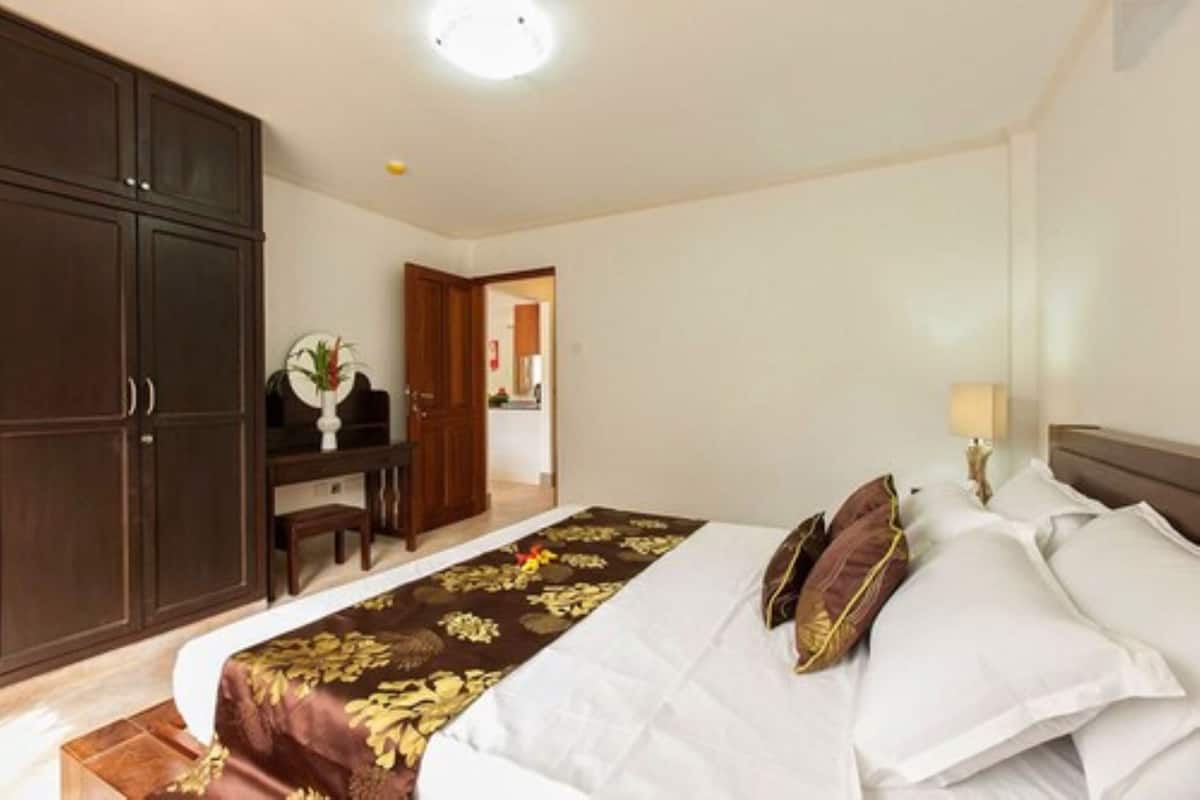 Apartment, 1 Bedroom | In-room safe, desk, iron/ironing board, free cribs/infant beds