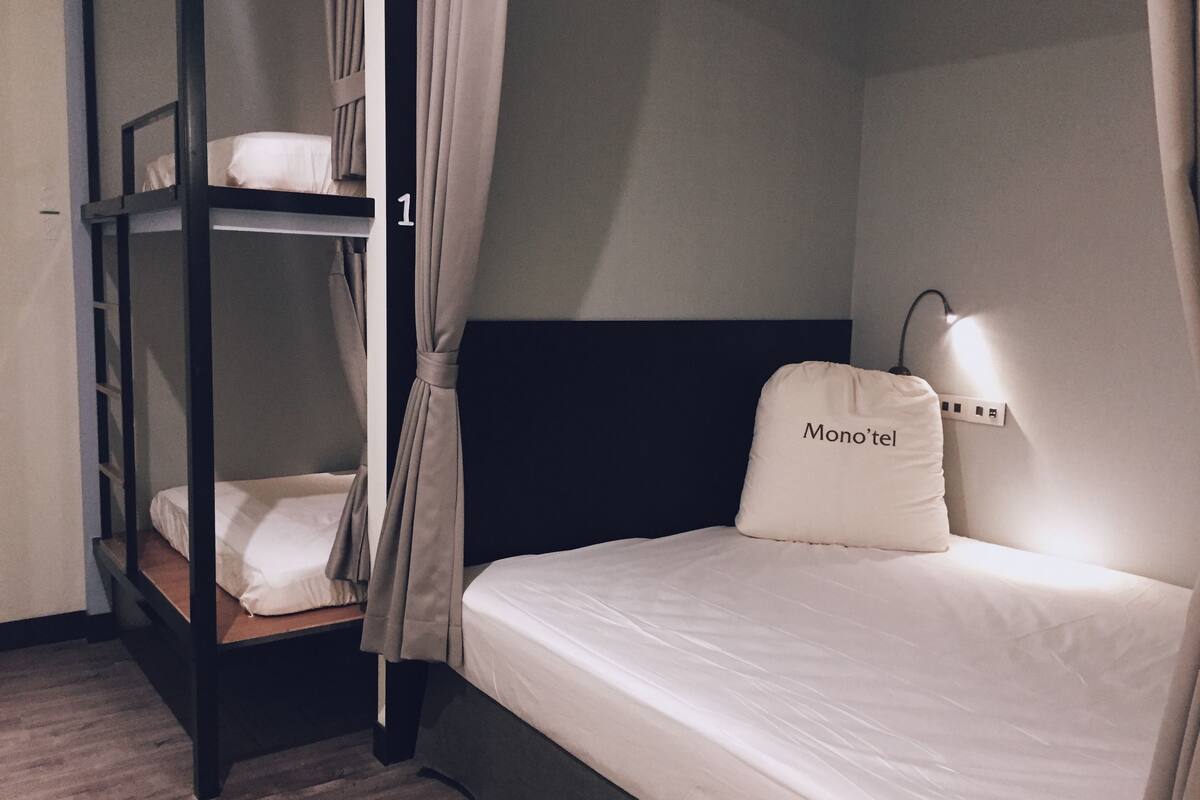 Family Quadruple Room, 1 Bedroom, Shared Bathroom | Desk, blackout drapes, soundproofing, WiFi (free)
