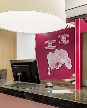 Reception - Serways Hotel Remscheid (Remscheid)