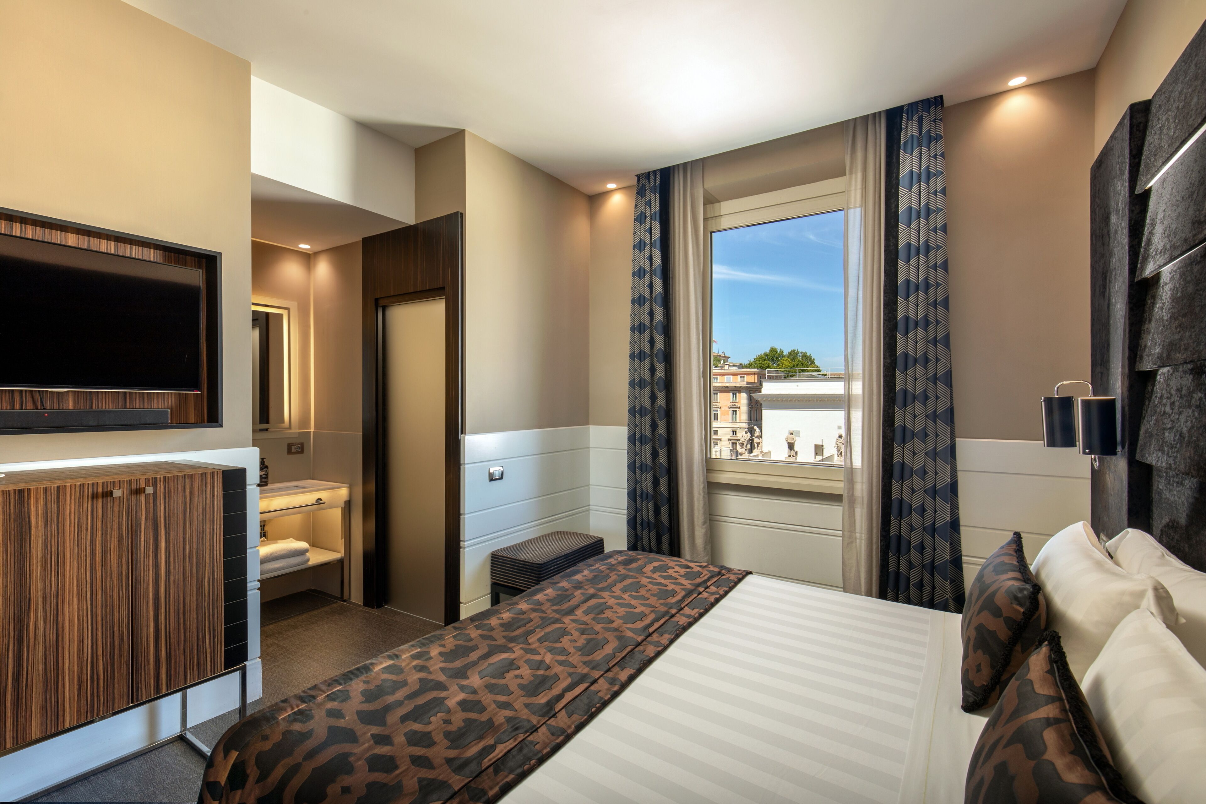 superior room | 1 bedroom, premium bedding, down duvets, minibar