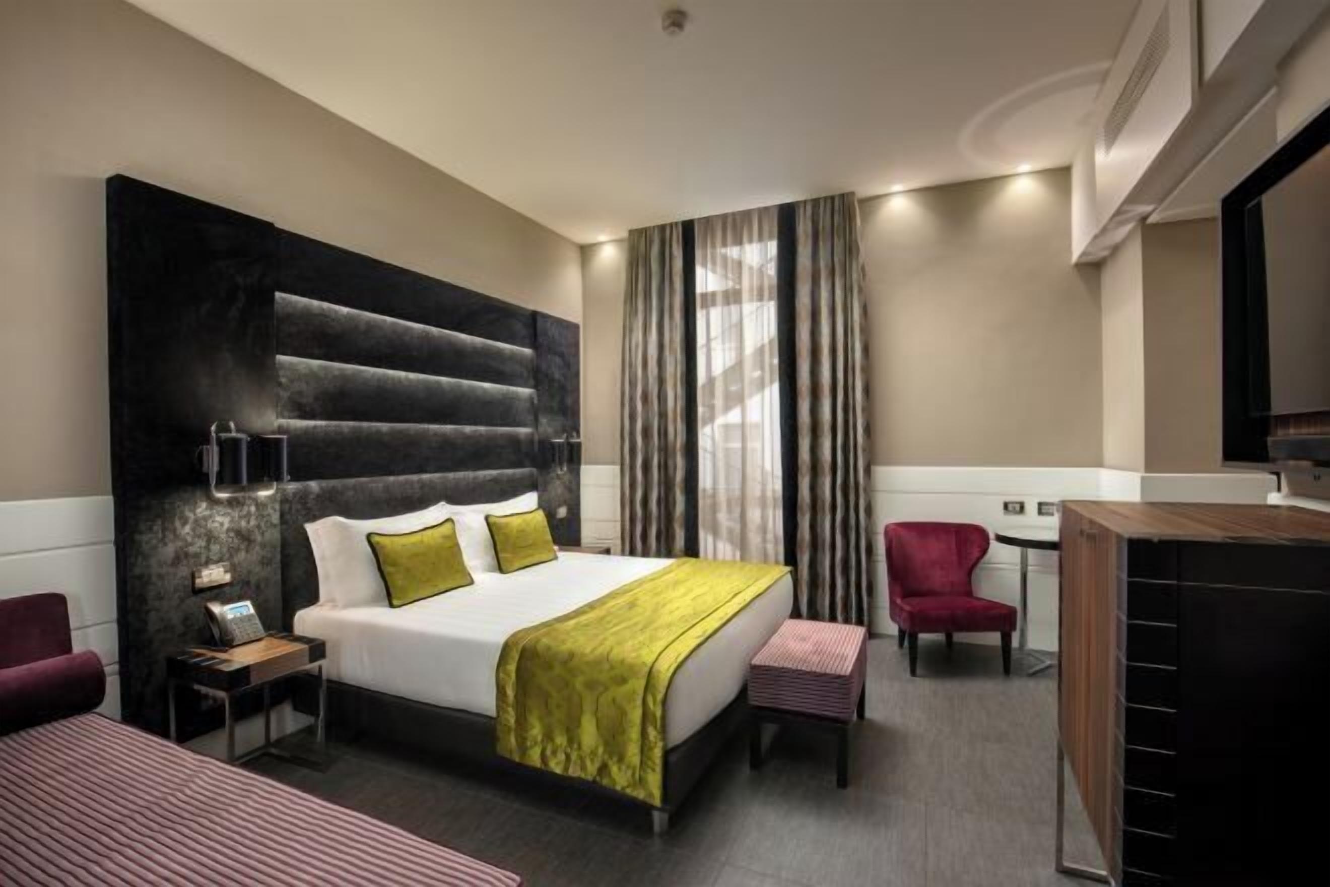 Premium bedding, down comforters, minibar, in-room safe