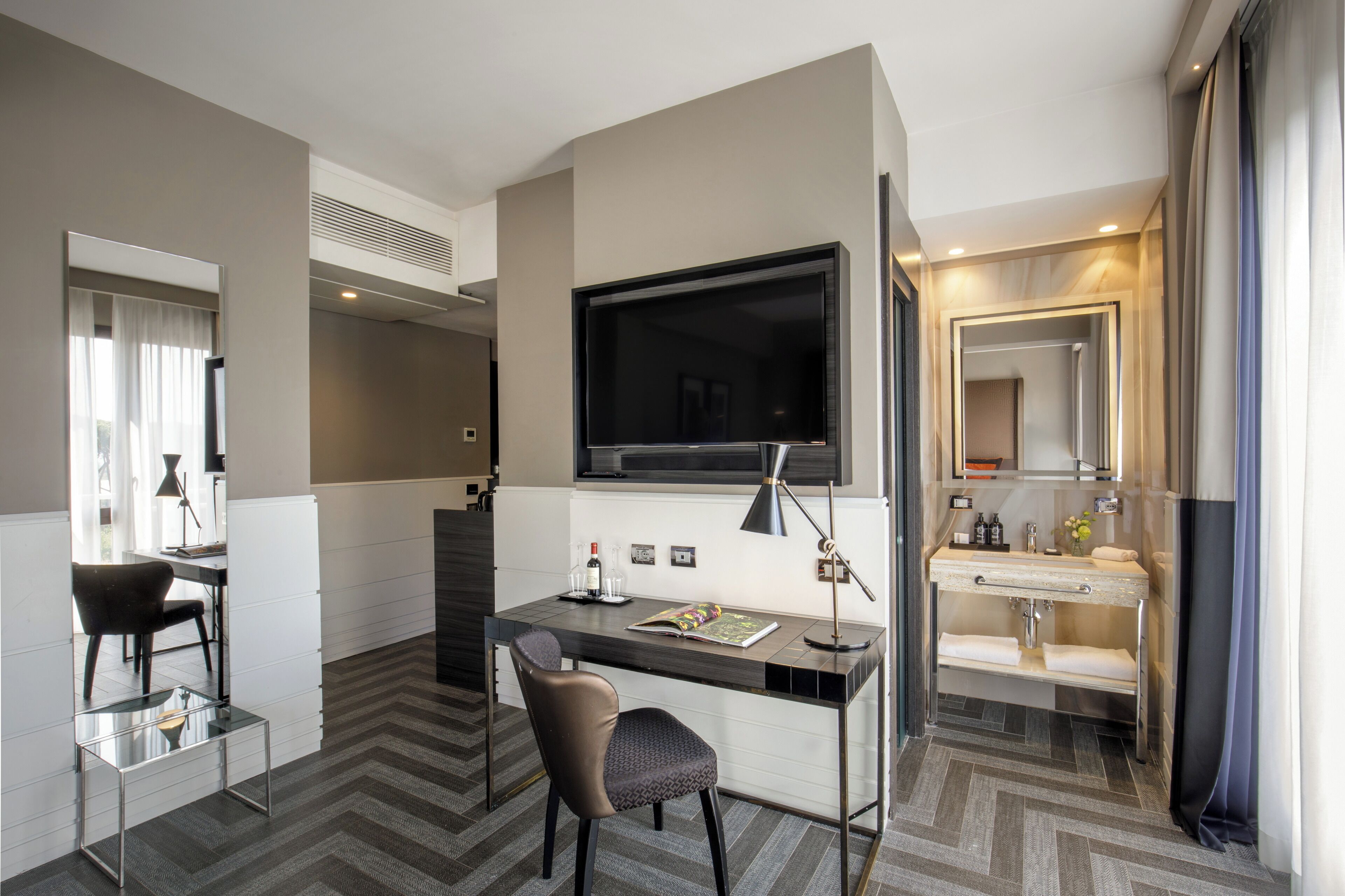 junior suite | bathroom | eco-friendly toiletries, hair dryer, bathrobes, bidet