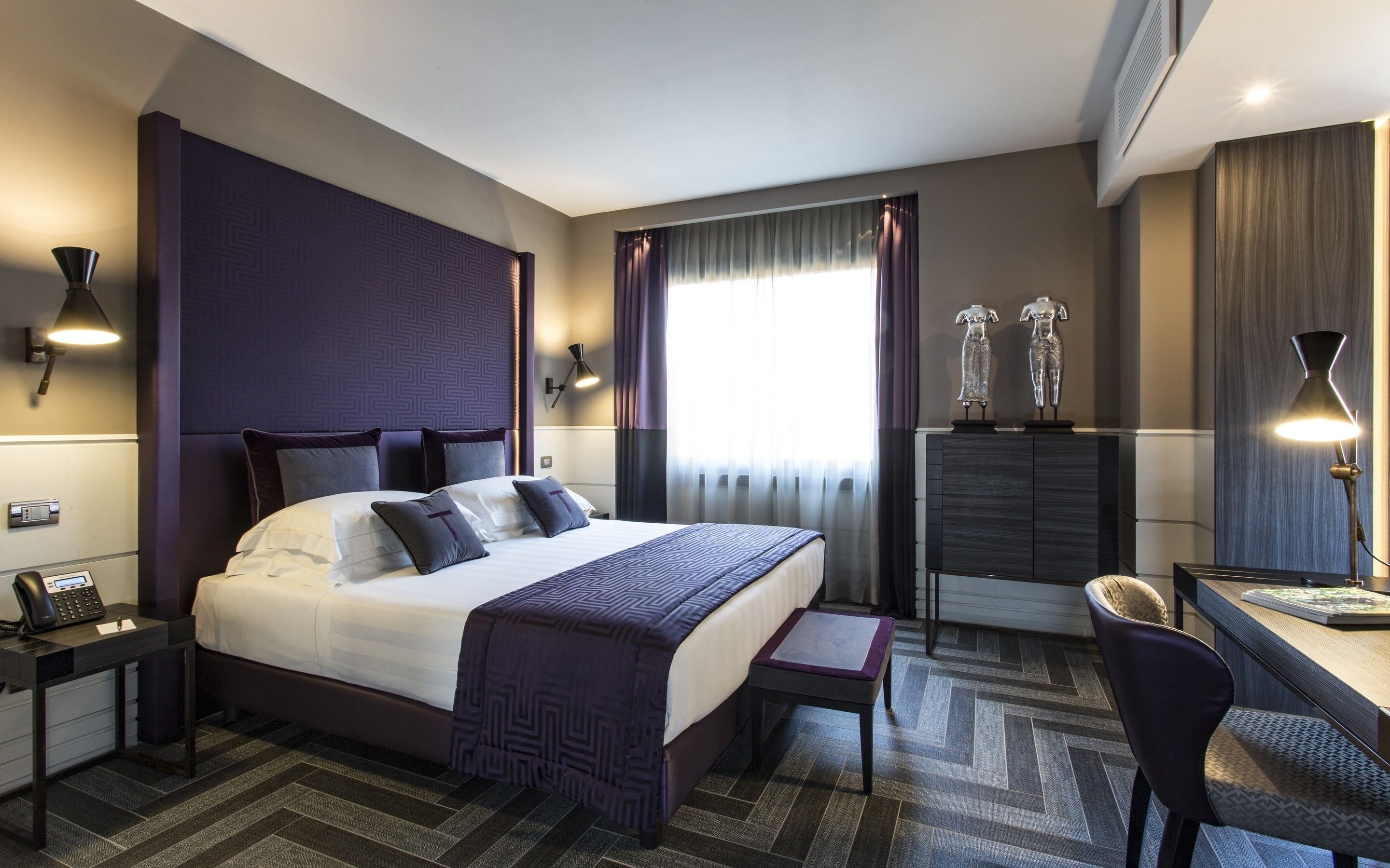 Ropa de cama de alta calidad, edredón y minibar 