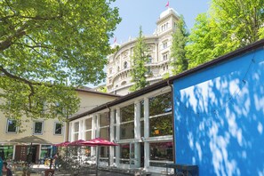 Front of property - Youth Hostel Bern (Bern)