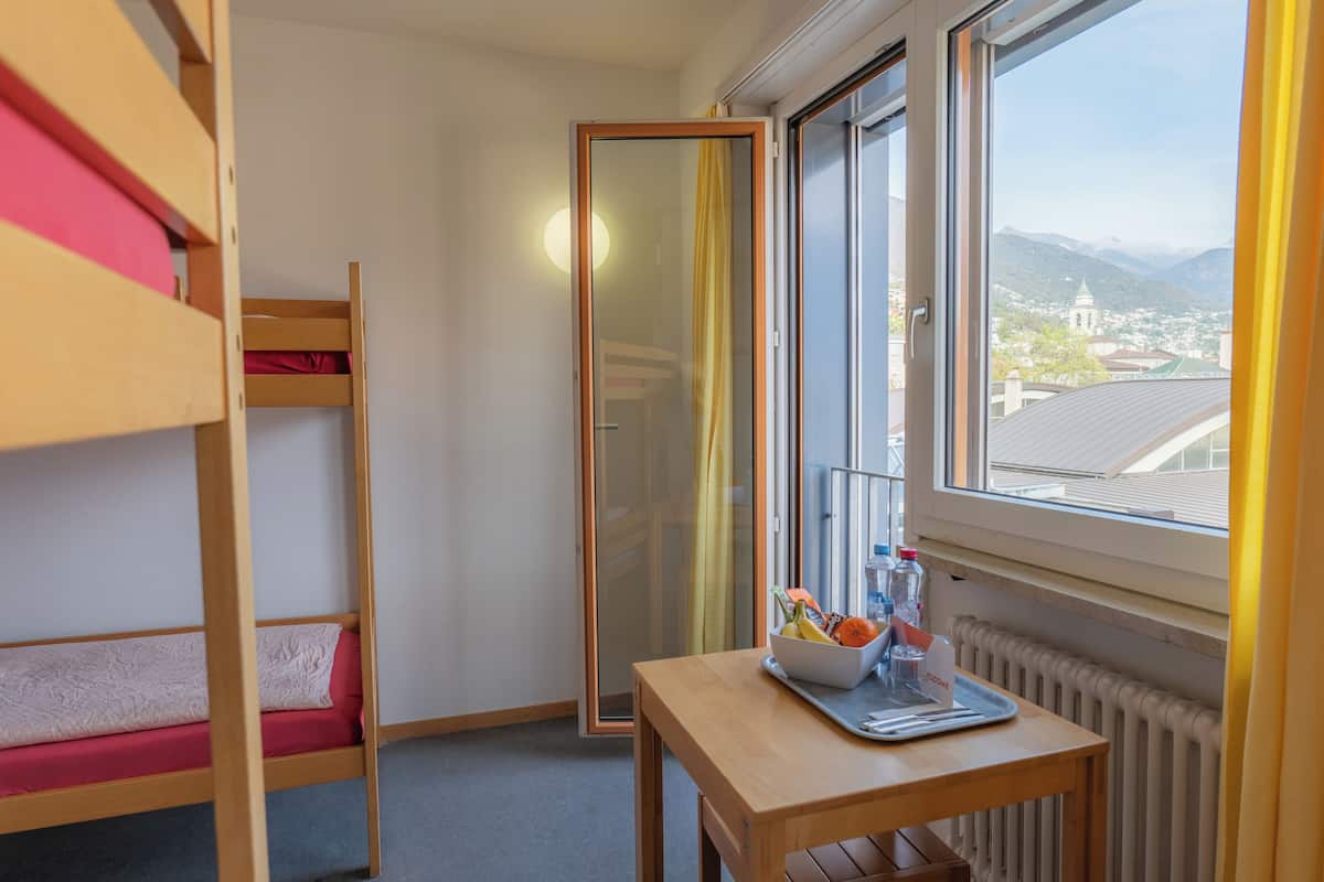 스탠다드 공용 도미토리, 공용 욕실 (1 bed in 4 bed dorm) | 책상, 무료 WiFi, 침대 시트