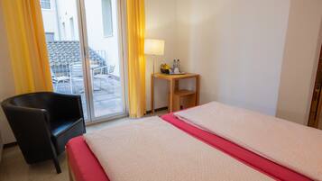 Desk, free WiFi, bed sheets