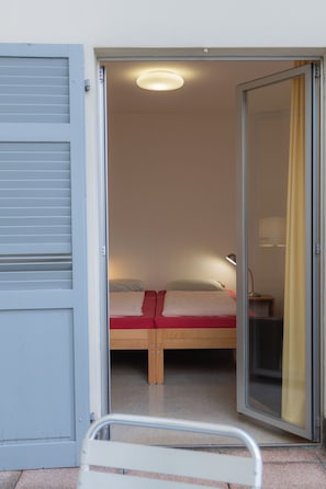 Desk, free WiFi, bed sheets - Youth Hostel Locarno (Locarno)
