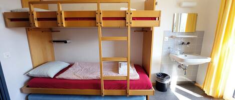Standard Twin Room, Shared Bathroom | Desk, WiFi (free), bed sheets