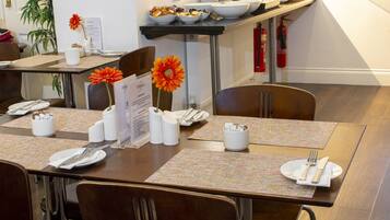 Daily full breakfast (GBP 12.00 per person)