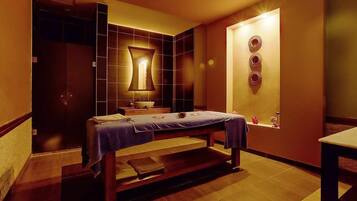 Sauna seca, banheira de hidromassagem, sauna a vapor, banho turco/hammam