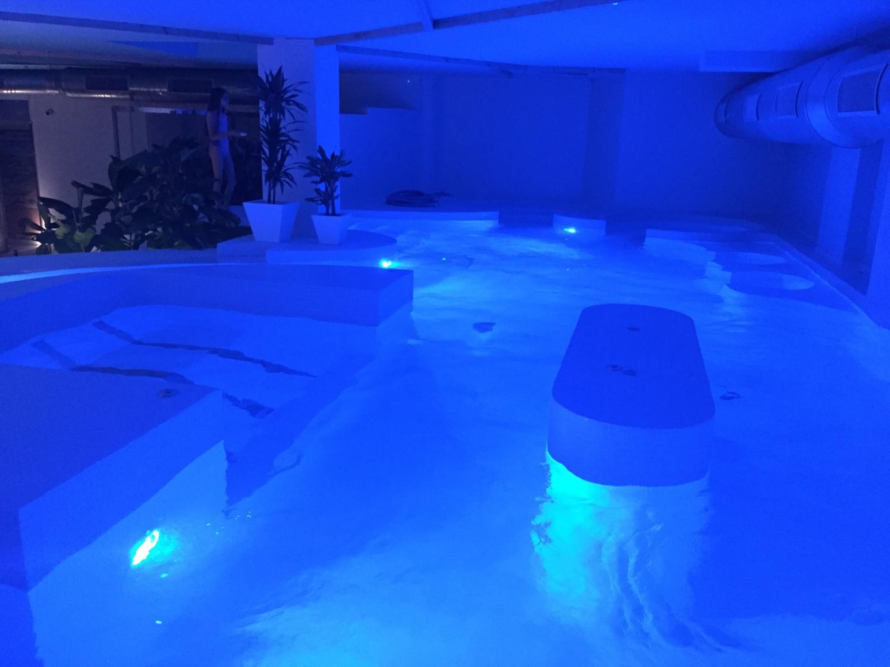 sauna, hot tub, steam room, massages