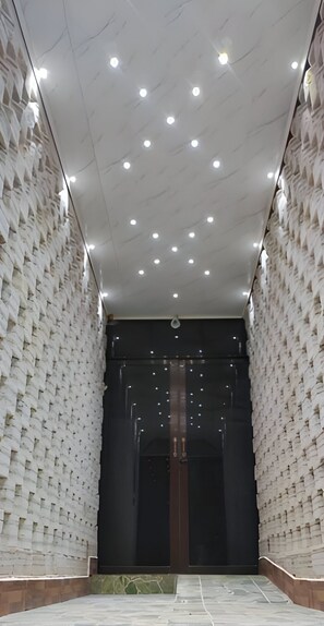 Pintu masuk interior