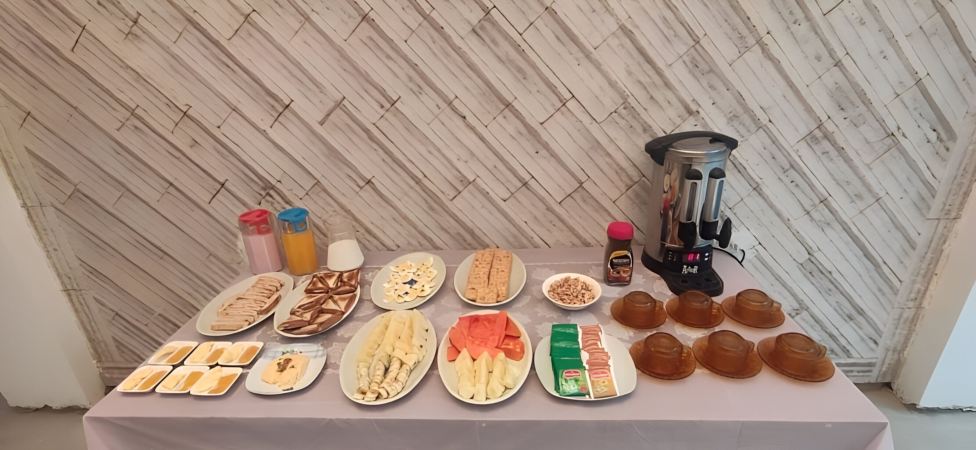 含每日全套早餐