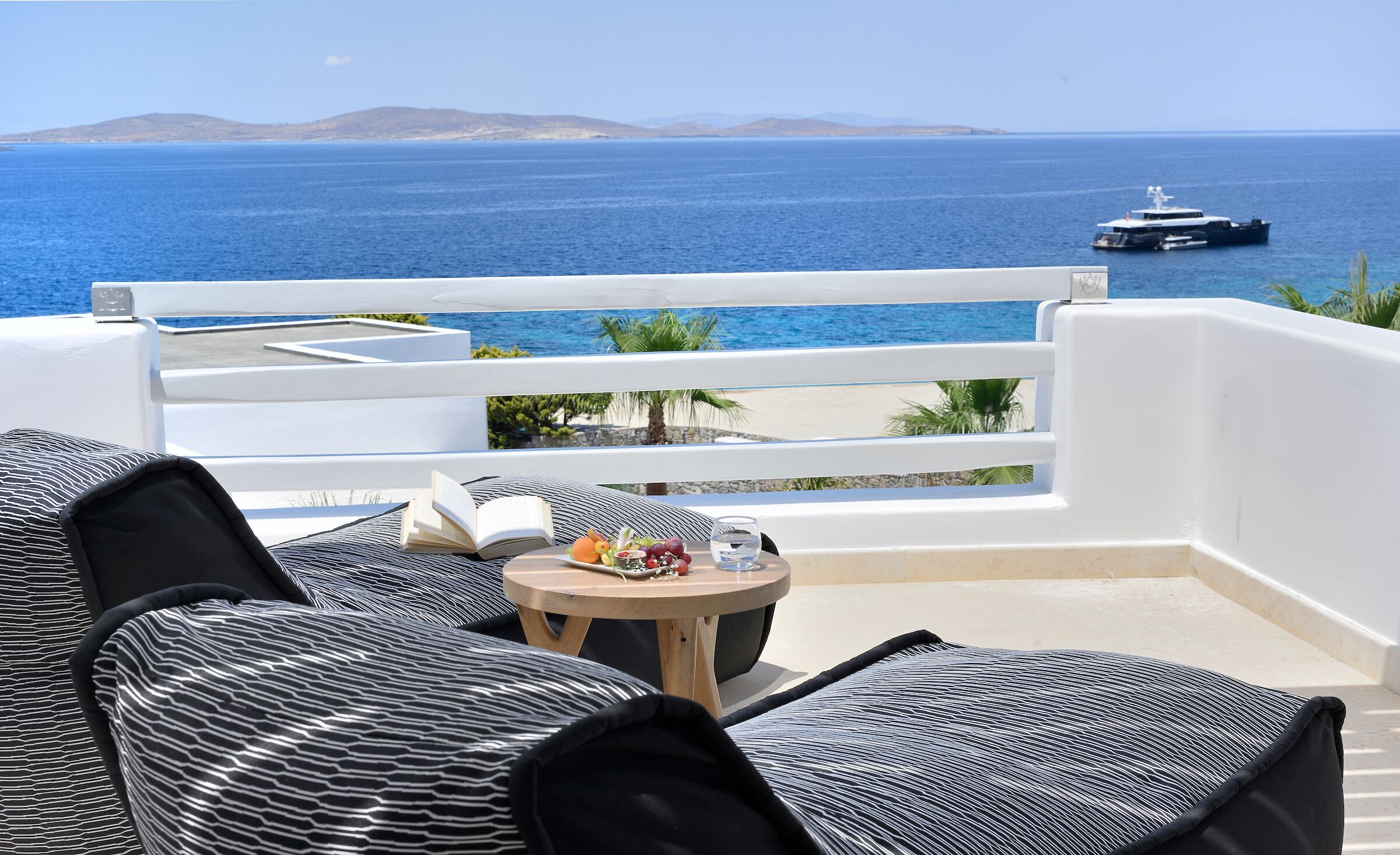 Premium Honeymoon Suite