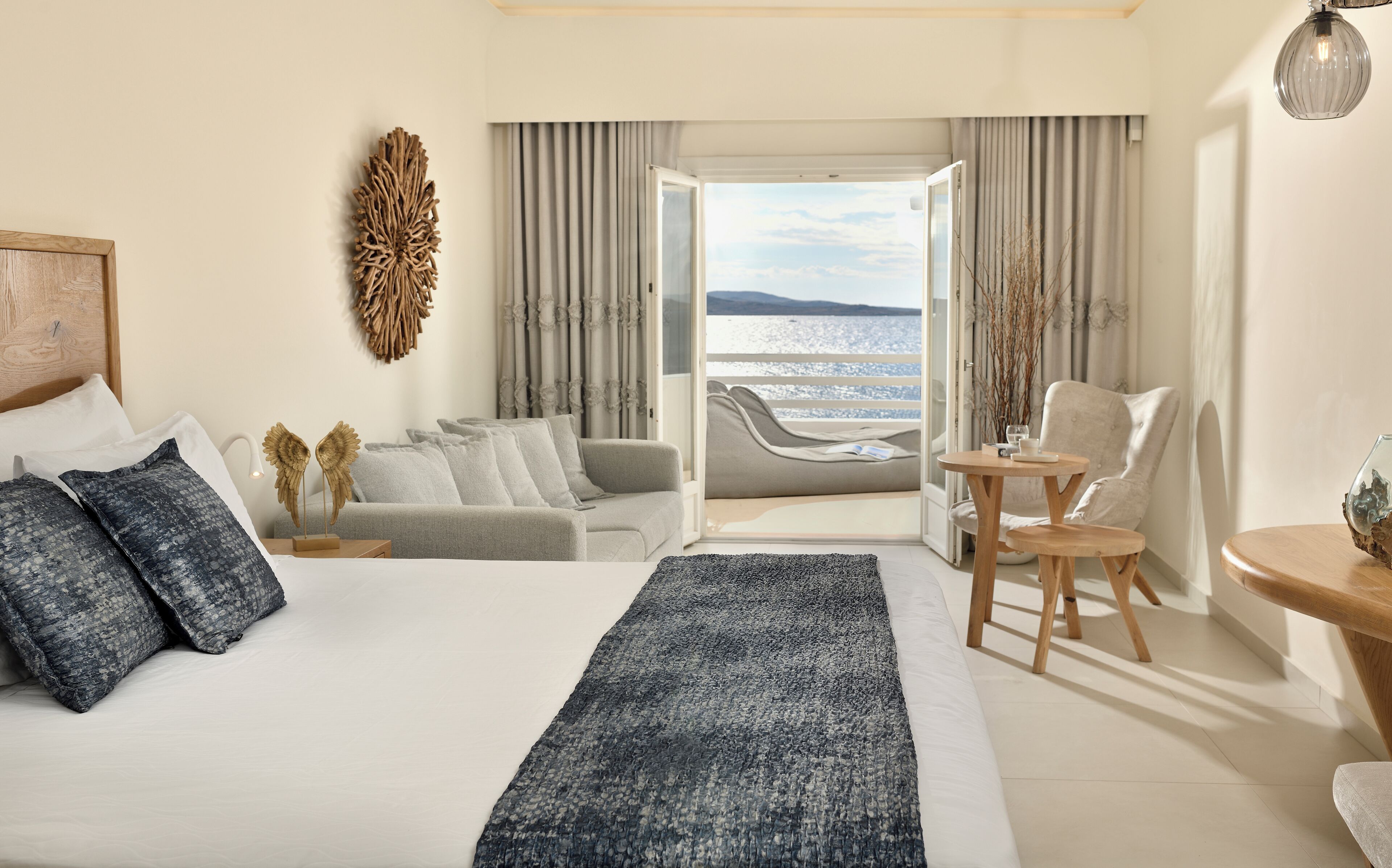 Grand Executive Suite | 迷你吧、客房内保险箱、办公桌、隔音