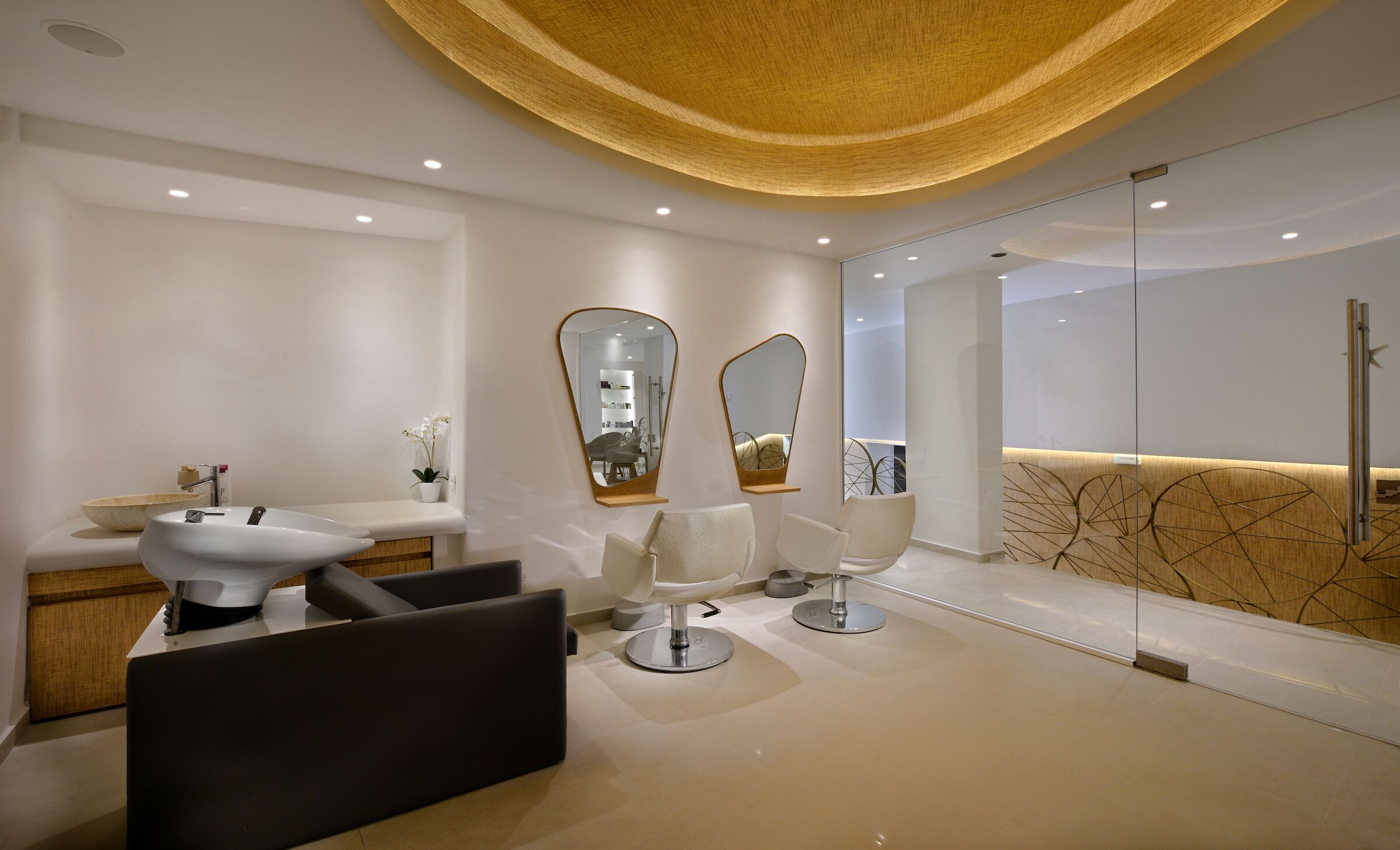 Hair salon