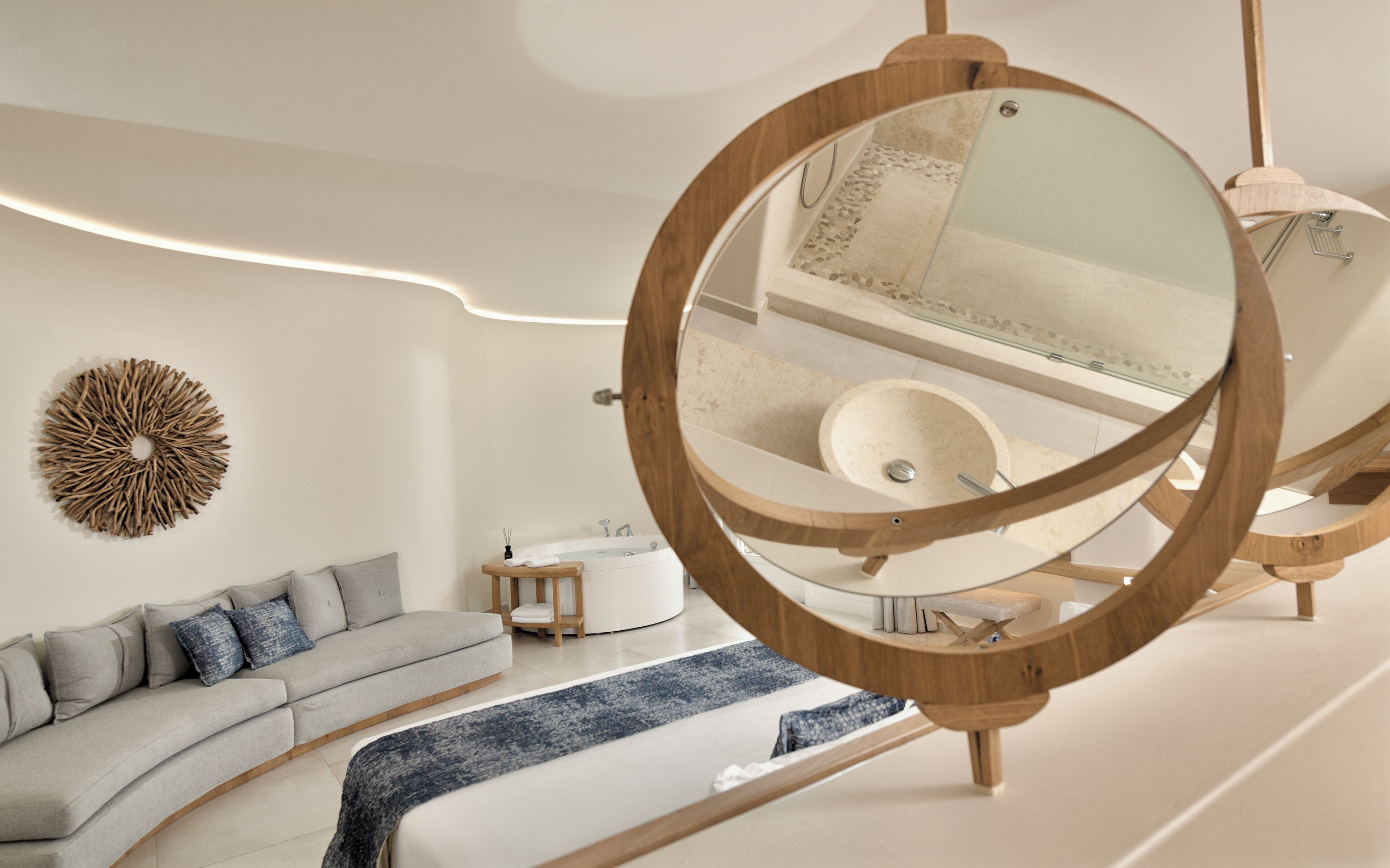 奢华套房, 私人游泳池 | 迷你吧、客房内保险箱、办公桌、隔音